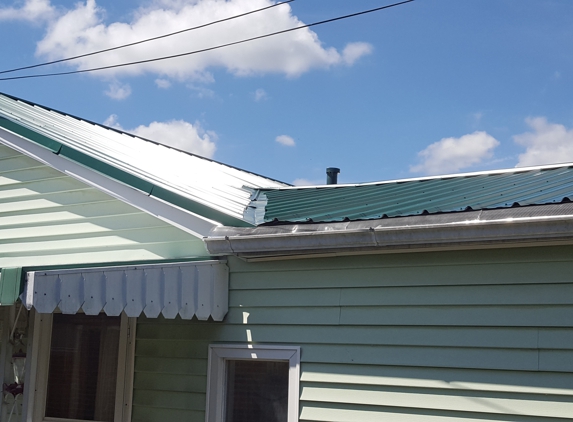 1st choice roofing - Bellaire, OH. Would you want to pay someone $12,000 and it end up looking like this??