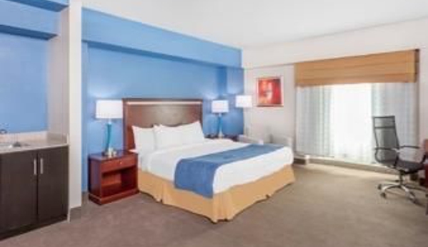 Baymont Inn & Suites - Delavan, WI