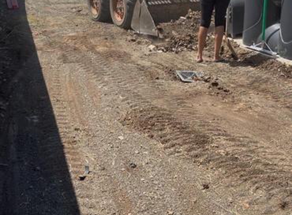 Tamworth concreting & Earthmoving - West Tamworth, NSW. Shouldn’t pay your hard earned money to this robber