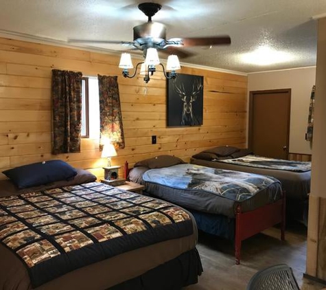 Best Bear Lodge & Campground - Irons, MI