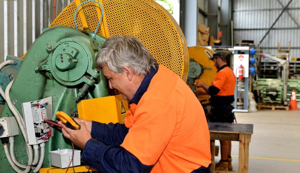 Richardson's Electrical Service - Bungalow, QLD