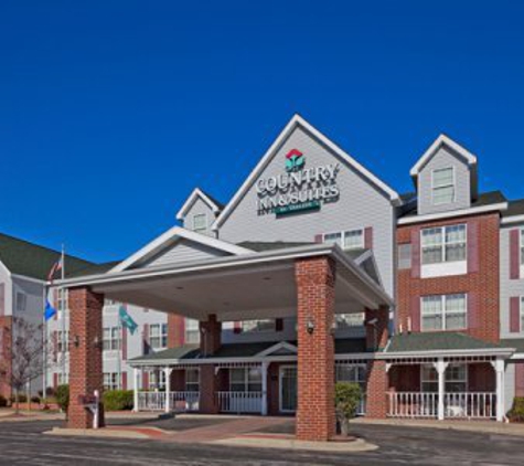 Country Inns & Suites - Port Washington, WI