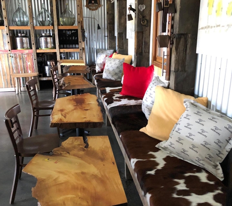 Academy Upholstery - Fadden, ACT