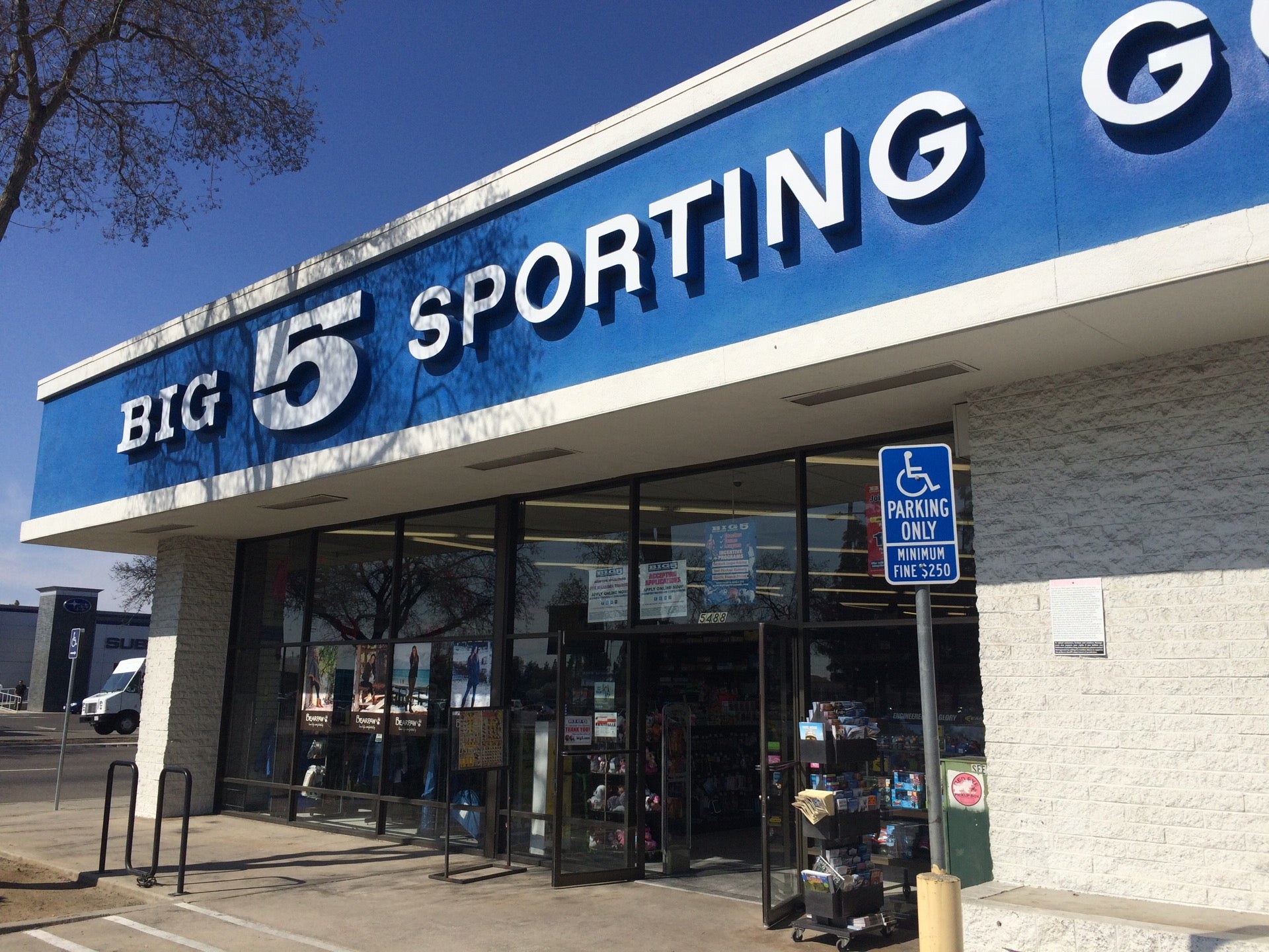 Big 5 Sporting Goods Fresno, CA 93710