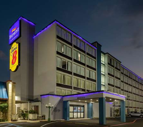 Super 8 by Wyndham Laredo - Laredo, TX