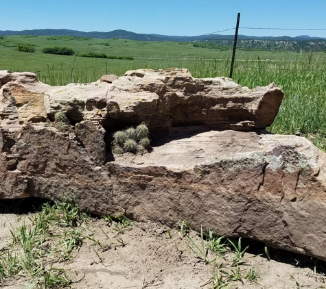 Bo Minerals, LLC, Moss Boulders - Castle Rock, CO