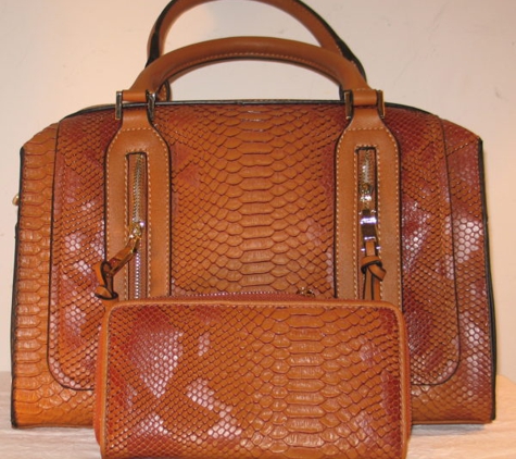 Belle Things limited co - Jonesboro, GA. Brown Handbag with Purse