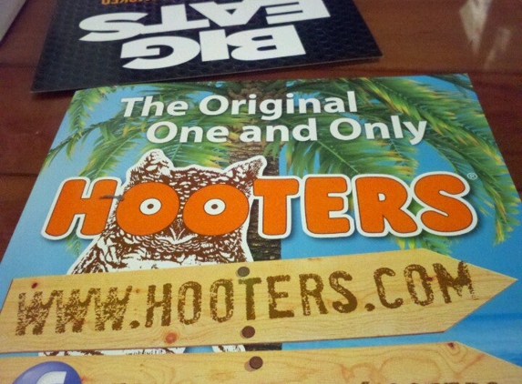 Hooters - Colonie, NY