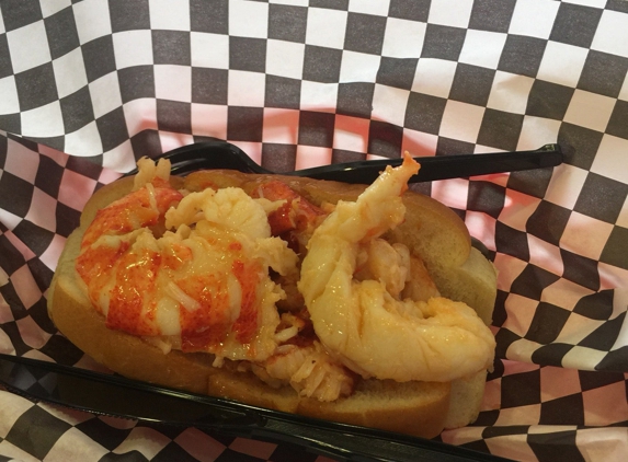 Mason's Famous Lobster Rolls - Rehoboth Beach, DE