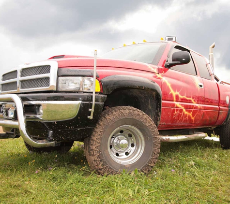 A Better Truck Cap & Hitch - Painesville, OH