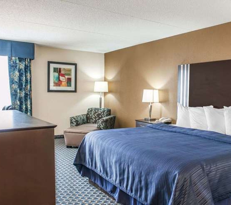 Quality Inn Hotel - Terre Haute, IN