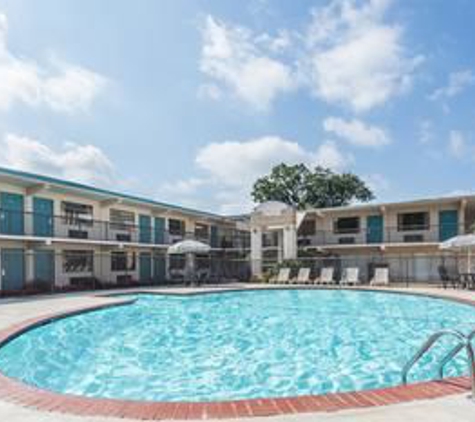 Days Inn by Wyndham Athens - Athens, GA