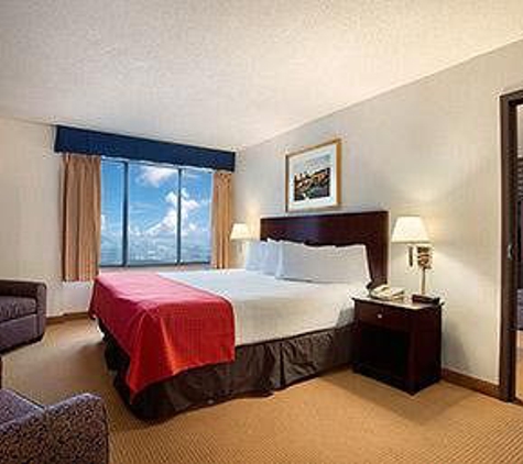 Ramada - Waterloo, IA