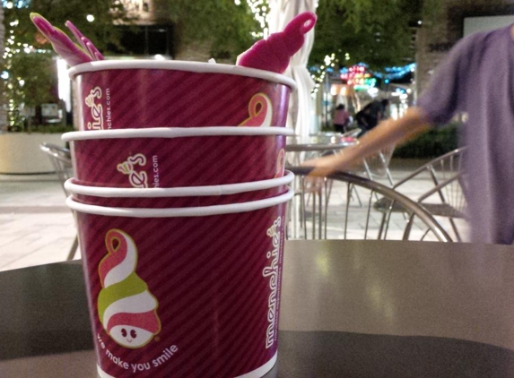 Menchie's Frozen Yogurt - Valencia, CA