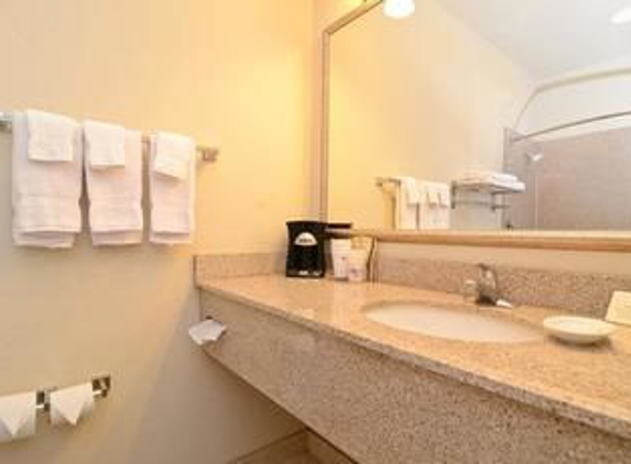 Best Western La Grange Inn & Suites - La Grange, TX