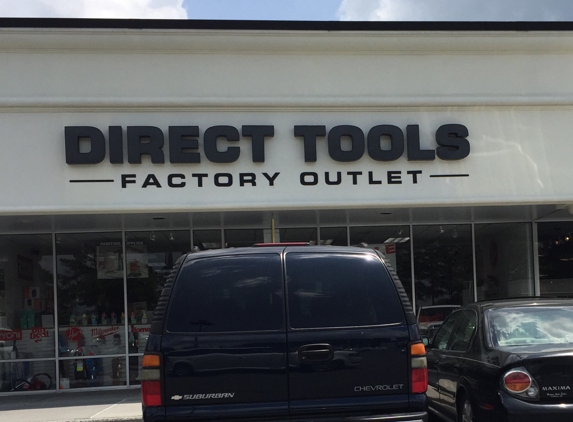 Direct Tools Factory Outlet - Calhoun, GA. Lot view