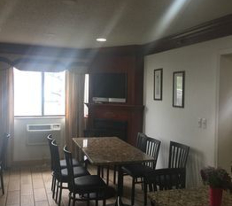 Super 8 by Wyndham Canton/Livonia Area - Canton, MI