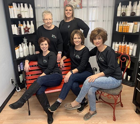 Studio 150 Hair And Nail Salon - East Peoria, IL