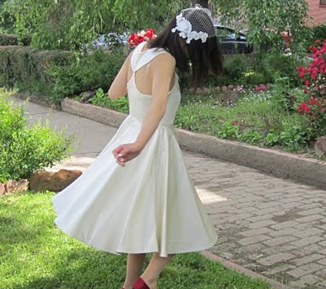if an hour - San Anselmo, CA. Custom Silk Satin 1950's Wedding Dress