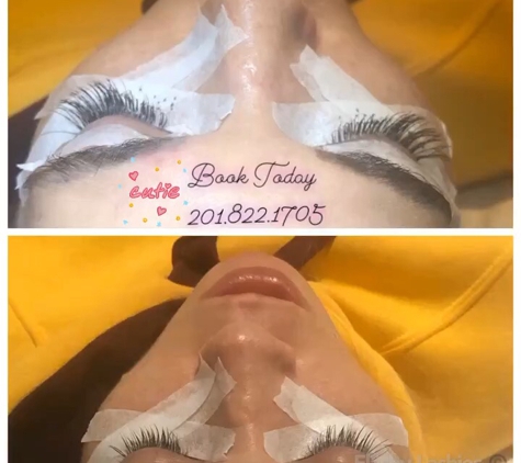 Flashy Lashies. Book your Eyelash Appointment today :)