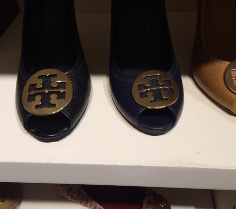 Tory Burch Outlet - Cabazon, CA