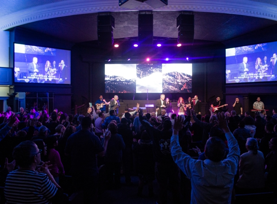 LifeHouse Church - Bakersfield, CA