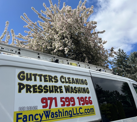 Fancy Washing LLC - Salem, OR. Pressure washing truck