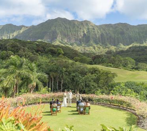 Simple Oahu Wedding