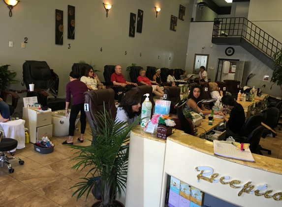 Young Nails & Spa - El Paso, TX