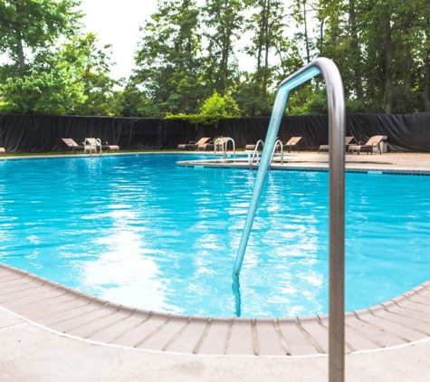 Fair Oaks Apartments - Horsham, PA. Pool