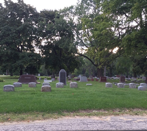 Graceland Cemetery - Milwaukee, WI