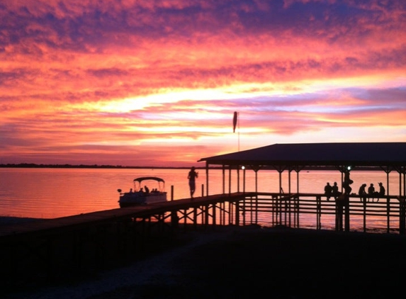 Tiki Bar and Grill - Minneola, FL