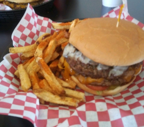 Reggie's Burgers, Dogs & Fries - Texarkana, TX