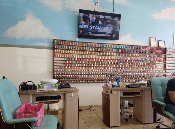 Lovely Nails & Spa - El Paso, TX