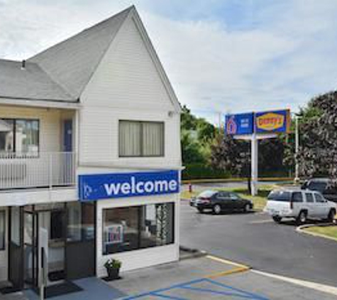 Motel 6 - Southington, CT