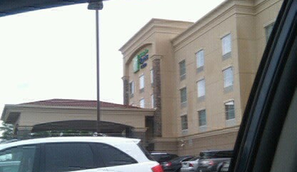 Holiday Inn Express & Suites Cookeville - Cookeville, TN