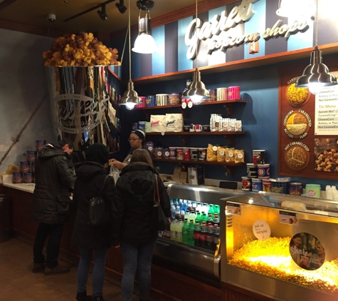 Garrett Popcorn Shops - Chicago, IL