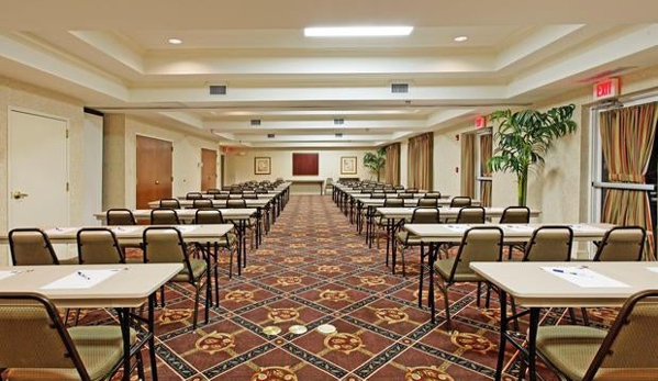 Holiday Inn Express & Suites Cullman - Cullman, AL