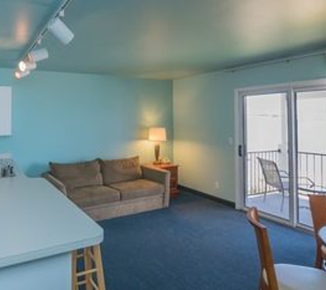 Clearwater Lakeshore Motel - Mackinaw City, MI