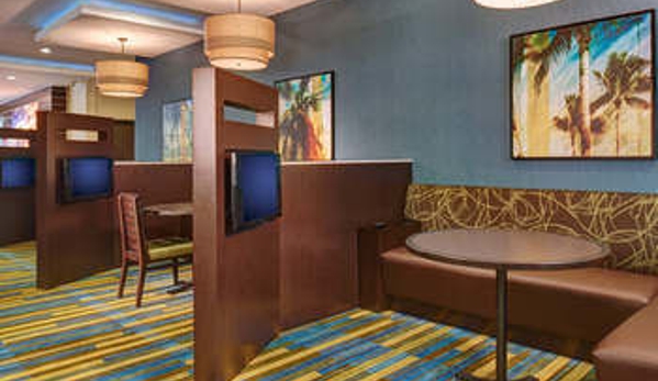 Fairfield Inn & Suites - Carlsbad, CA