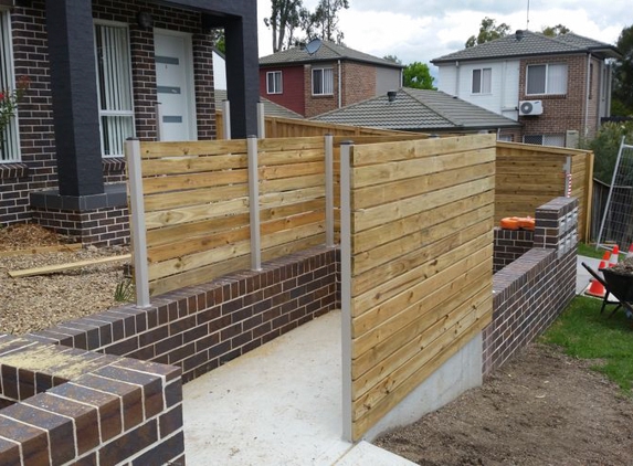 R P Fencing - Vineyard, NSW