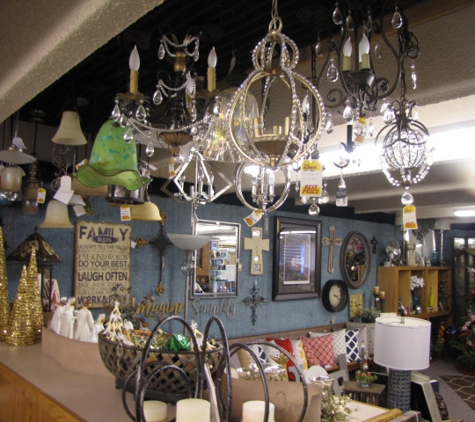 J & M Paint & Decorating Center - Garden City, KS