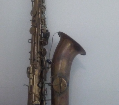 Always Buying Antiques - Glastonbury, CT. 1930S voll true saxaphone