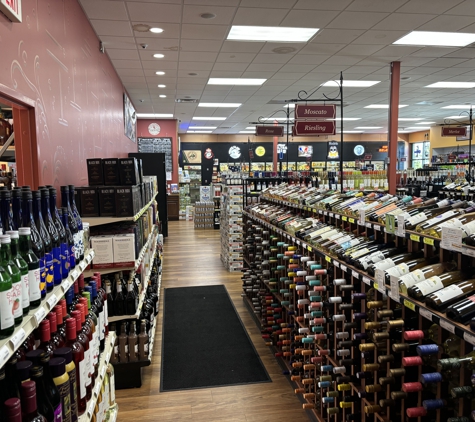 2nd Street Discount Liquor - Casper, WY. Interior