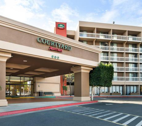 Courtyard by Marriott - Oxnard, CA