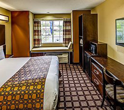 Microtel Inn & Suites by Wyndham North Canton - North Canton, OH