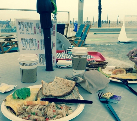 Perry's Café & Beach Rentals - Santa Monica 2400 - Santa Monica, CA