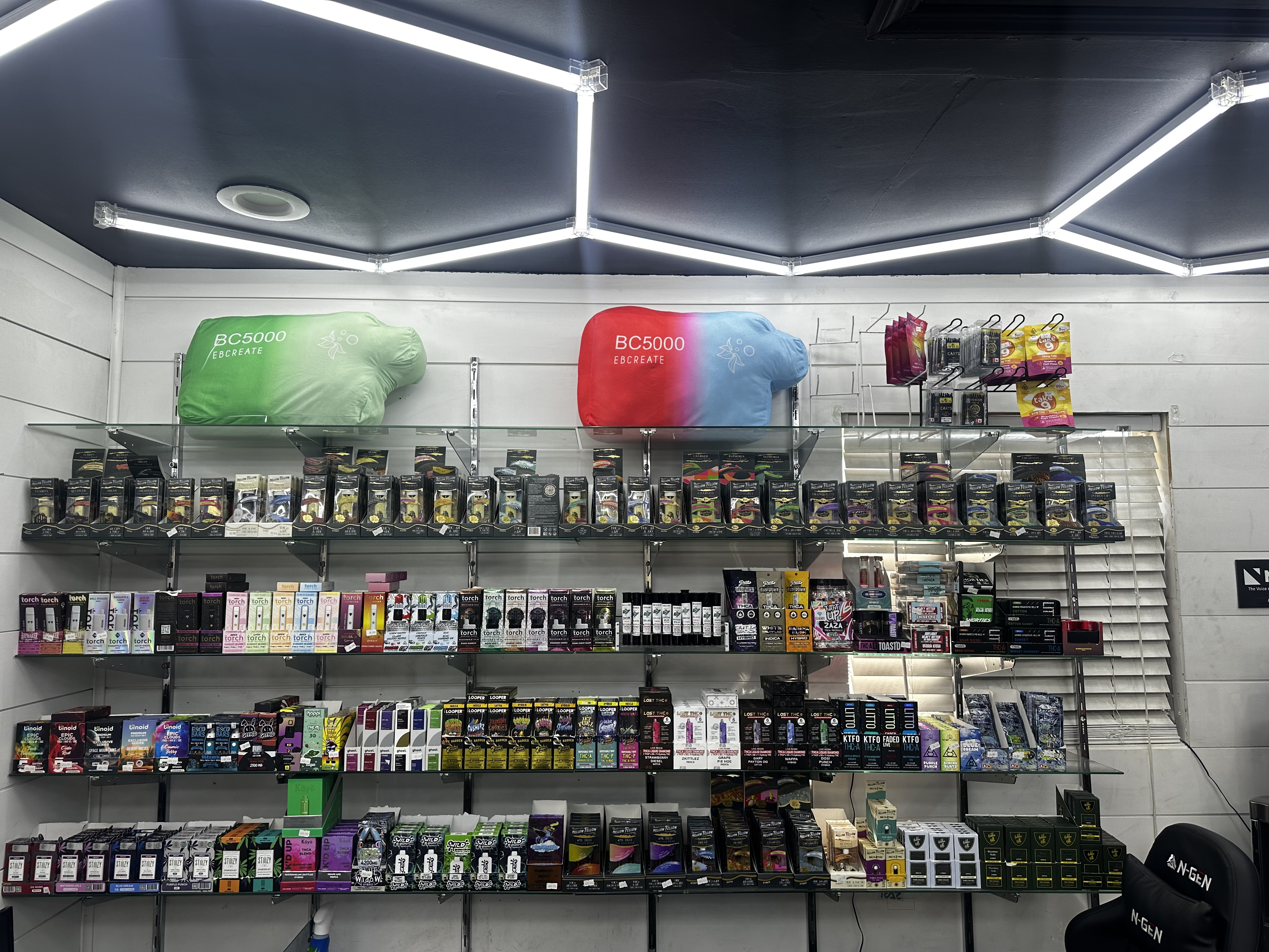 Stash House CBD-Delta 8/Vape Shop - Columbia, TN 38401