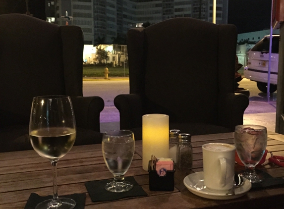 George's Italian Restaurant & Lounge - Miami Beach, FL