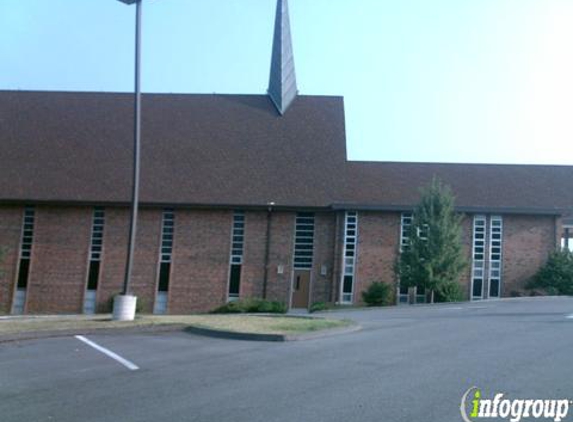 Holy Cross Lutheran Church and Preschool - O Fallon, MO